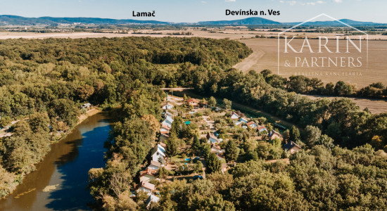 Chata pri Lábskom jazere neďaleko Bratislavy s možnosťou celoročného využitia