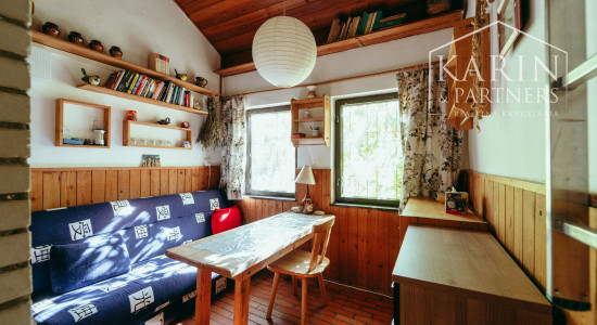 Chata pri Lábskom jazere neďaleko Bratislavy s možnosťou celoročného využitia