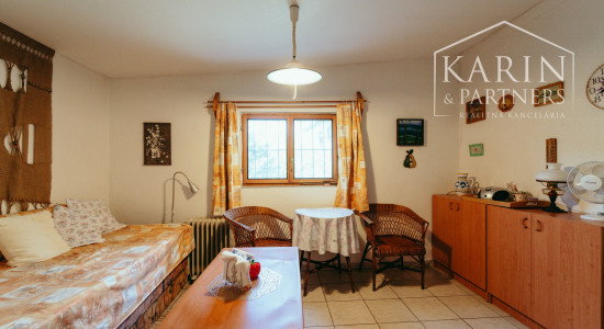 Chata pri Lábskom jazere neďaleko Bratislavy s možnosťou celoročného využitia