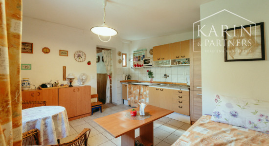 Chata pri Lábskom jazere neďaleko Bratislavy s možnosťou celoročného využitia