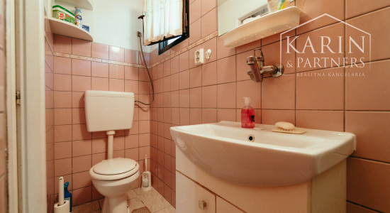 Chata pri Lábskom jazere neďaleko Bratislavy s možnosťou celoročného využitia