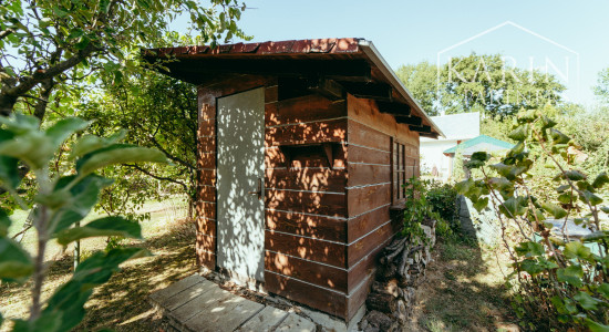 Chata pri Lábskom jazere neďaleko Bratislavy s možnosťou celoročného využitia