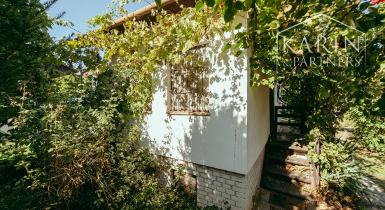 Chata pri Lábskom jazere neďaleko Bratislavy s možnosťou celoročného využitia