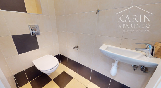 PREDANÝ : BYT 143 M2 + GARÁŽ + TERASY + LODŽIA VO VILE NA KRAMÁROCH, KRÁSNY VYHĽAD, NA SKOK VŠADE