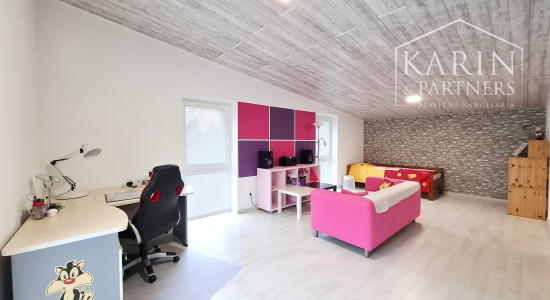 VEĽMI PEKNÝ 4-IZBOVÝ RODINNÝ DOM NA PREDAJ - CHORVÁTSKY GROB - ČIERNA VODA