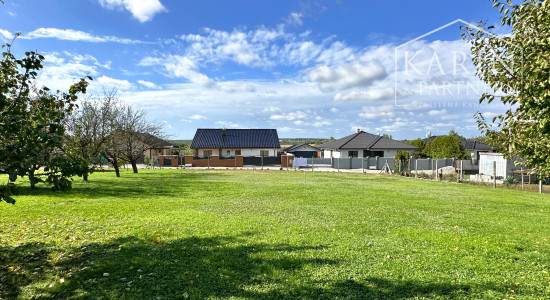 Rovinatý stavebný pozemok NITRA - Predaný