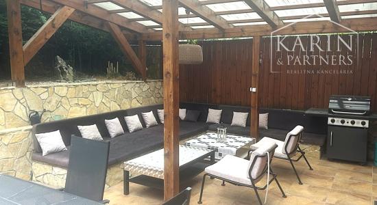 Predaj luxusný 5 izbový rodinný dom situovaný v prominentnej časti mesta Trenčín