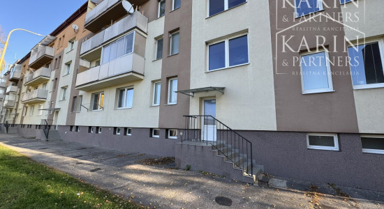 NA PRENÁJOM ZARIADENÝ 1i BYT V MESTE HOLÍČ