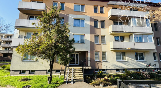 NA PRENÁJOM ZARIADENÝ 1i BYT V MESTE HOLÍČ