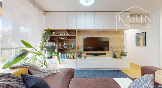 REZERVOVANÝ KOMPLETNE ZARIADENÝ ŠTVORIZBOVÝ BYT S BALKÓNOM V PETRŽALKE - SLNEČNICE