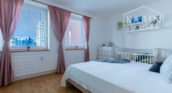 Priestranný 2-izbový byt v obľúbenej lokalite Nitra - Klokočina, PREDANÝ