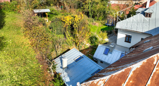 Dva apartmánové domy so záhradou a altánkom v historickom centre Banskej Štiavnice