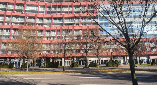 PRENÁJOM-Obchodné priestory 335 m2 s výkladmi do ulice-Tomášiková ul.