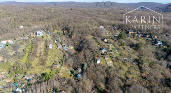 Rekreačný pozemok s chatkou | voda | elektrina | Lamač, Zlatá Hora