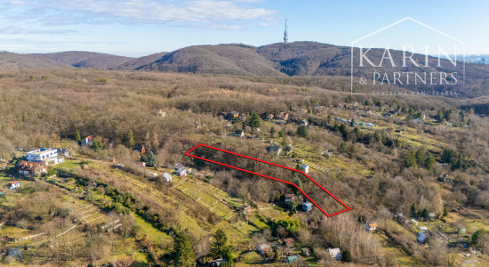 Pozemok s chatkou (1633 m²) v prostredí Bratislavského lesa – Lamač, Zlatá Hora