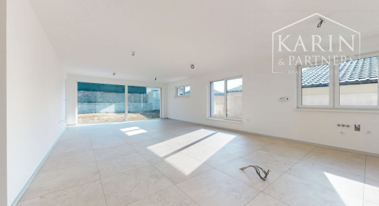 Na predaj novostavba 4 - izbový rodinný dom s dvoj garážou, Holíč.