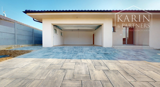 Na predaj novostavba 4 - izbový rodinný dom s dvoj garážou, Holíč.