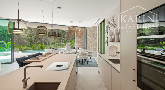 REZERVOVANA - LUXUSNÁ VILA NA MALORKE - KRÁSNY POZEMOK - BAZÉN - NOVOSTAVBA - LUKRATÍVNE MIESTO V PALME - ŠPANIELSKO - CENA: V RK