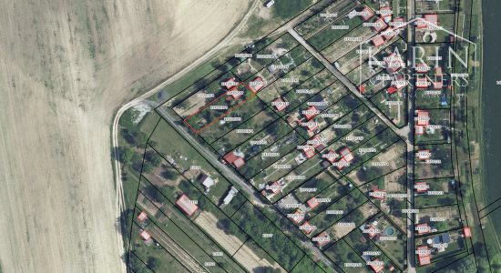 ZĽAVA Záhradná chata s kúrením, elektrinou a studňou, Holíč - Kamenica