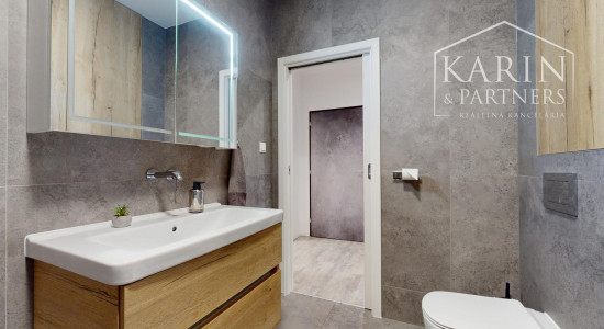 ZARIADENÝ TROJIZBOVÝ BYT PREROBENÝ NA ŠTVORIZBOVÝ