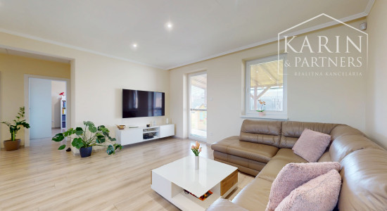 3 IZBOVÝ RODINNÝ DOM  V OBCI HRUBÁ BORŠA NA PREDAJ