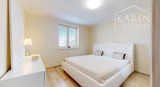 3 IZBOVÝ RODINNÝ DOM  V OBCI HRUBÁ BORŠA NA PREDAJ