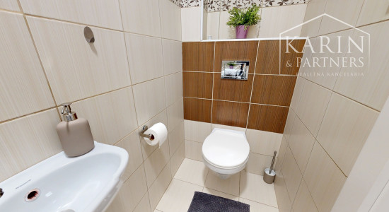 3 IZBOVÝ RODINNÝ DOM  V OBCI HRUBÁ BORŠA NA PREDAJ