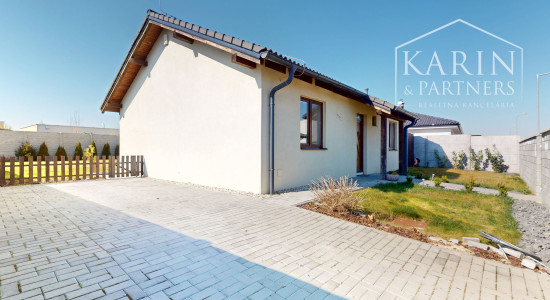 3 IZBOVÝ RODINNÝ DOM  V OBCI HRUBÁ BORŠA NA PREDAJ