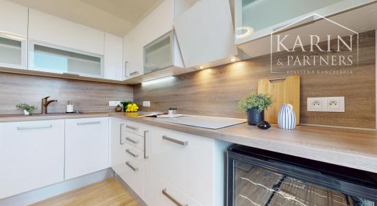 REZERVOVANÉ 3I BYT NA NAJVYŠŠOM POSCHODÍ S LODŽIOU A PIVNICOU