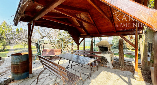 ZĽAVA Záhradná chata s kúrením, elektrinou a studňou, Holíč - Kamenica