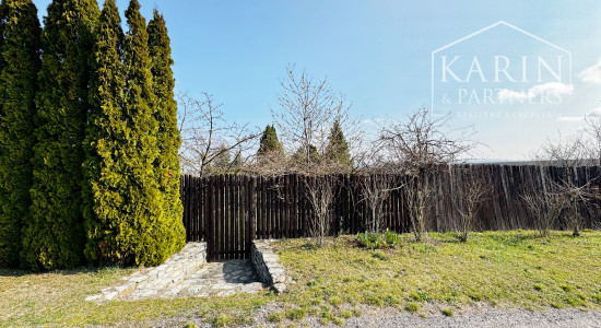 ZĽAVA Záhradná chata s kúrením, elektrinou a studňou, Holíč - Kamenica