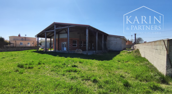 PREDANÉ ! Rozostavaný rodinný dom Komjatice