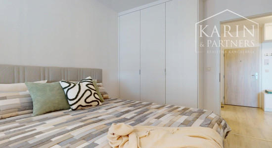 REZERVOVANÉ- Zariadený 2i. byt | loggia | šatník | parking | Malé Krasňany