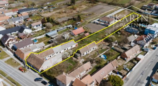 Podnikateľský objekt - dvojdom s veľkým pozemkom