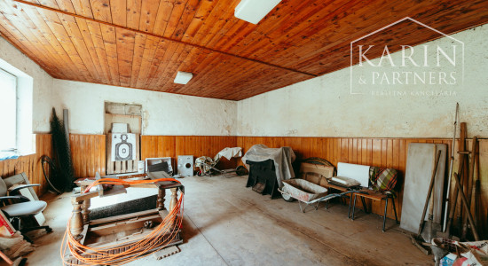 Podnikateľský objekt - dvojdom s veľkým pozemkom