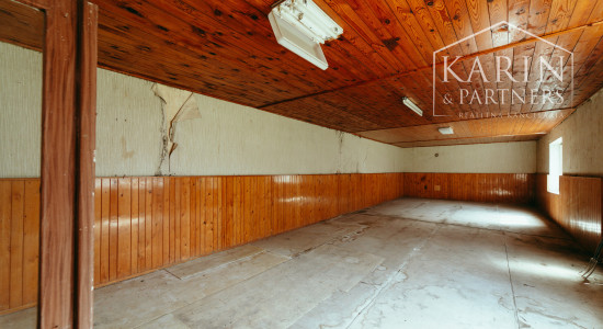 Podnikateľský objekt - dvojdom s veľkým pozemkom