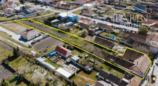 Podnikateľský objekt - dvojdom s veľkým pozemkom