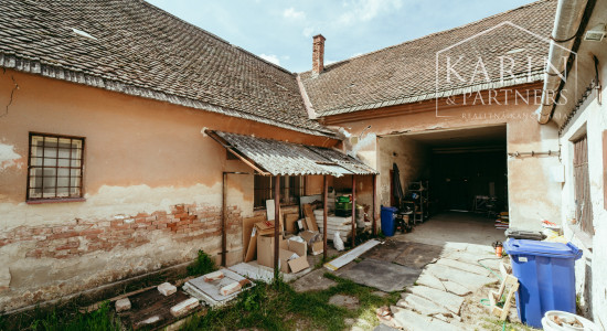 Podnikateľský objekt - dvojdom s veľkým pozemkom