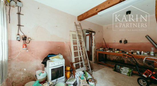 Podnikateľský objekt - dvojdom s veľkým pozemkom