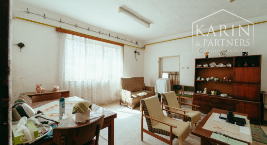 Podnikateľský objekt - dvojdom s veľkým pozemkom