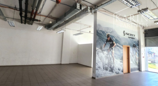 PREDAJ - Obchodné priestory s výkladmi do ulice 336 m2 - Tomášiková ul. mč. Bratislava Ružinov