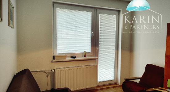 Priestranný rodinný dom, na veľkom pozemku, Komjatice