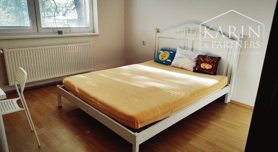 Priestranný rodinný dom, na veľkom pozemku, Komjatice