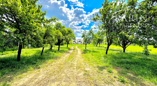 Stavebný pozemok pre rodinné domy aj bytový dom, 1695 m2, Hlboké