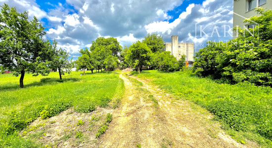 Stavebný pozemok pre rodinné domy aj bytový dom, 1695 m2, Hlboké