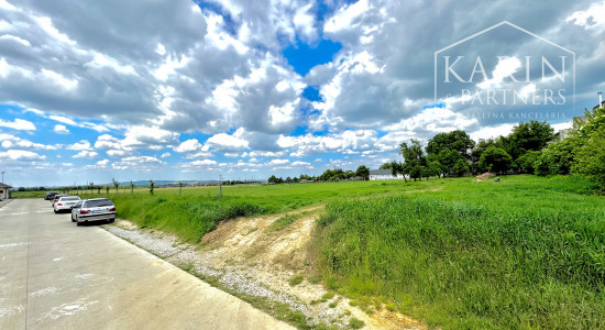 Stavebný pozemok pre rodinné domy aj bytový dom, 1695 m2, Hlboké