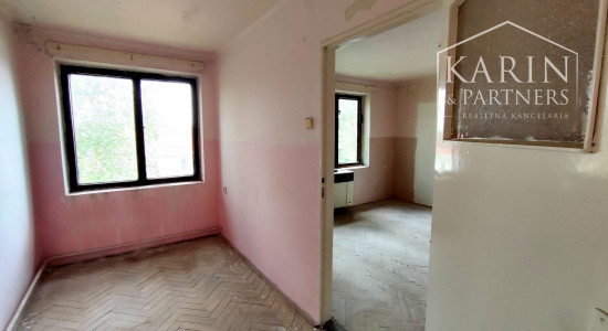 EXKLUZÍVNE: 3-izb.Byt za cenu chatky!Tehlová bytovka,Modrany