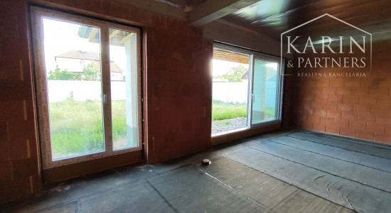 Výhodná ponuka: Na predaj moderný a kvalitný rodinný dom - novostavba v Šuranoch, slnečný pozemok