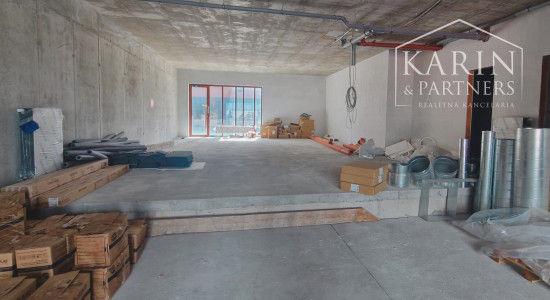 NA PREDAJ OBCHODNÝ PRIESTOR S PREDZÁHRADKOU, V PROJEKTE DVE SÝPKY, BRATISLAVA JAROVCE, CENA S DPH: 328.000 €