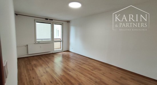 NA PRENÁJOM: Veľký 2izbový byt s balkónom, Nové Zámky sídlisko Nábrežná